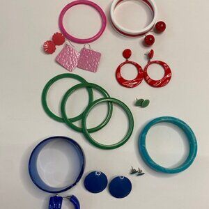 Vintage estate Jewelle Lot 1980's/ 90's Bangles and earrings colourful 15 pieces